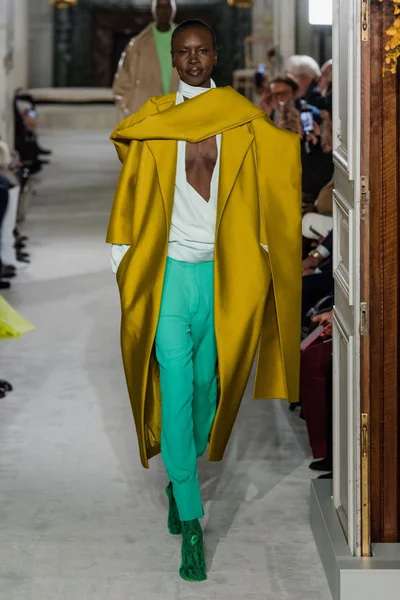 Look 4